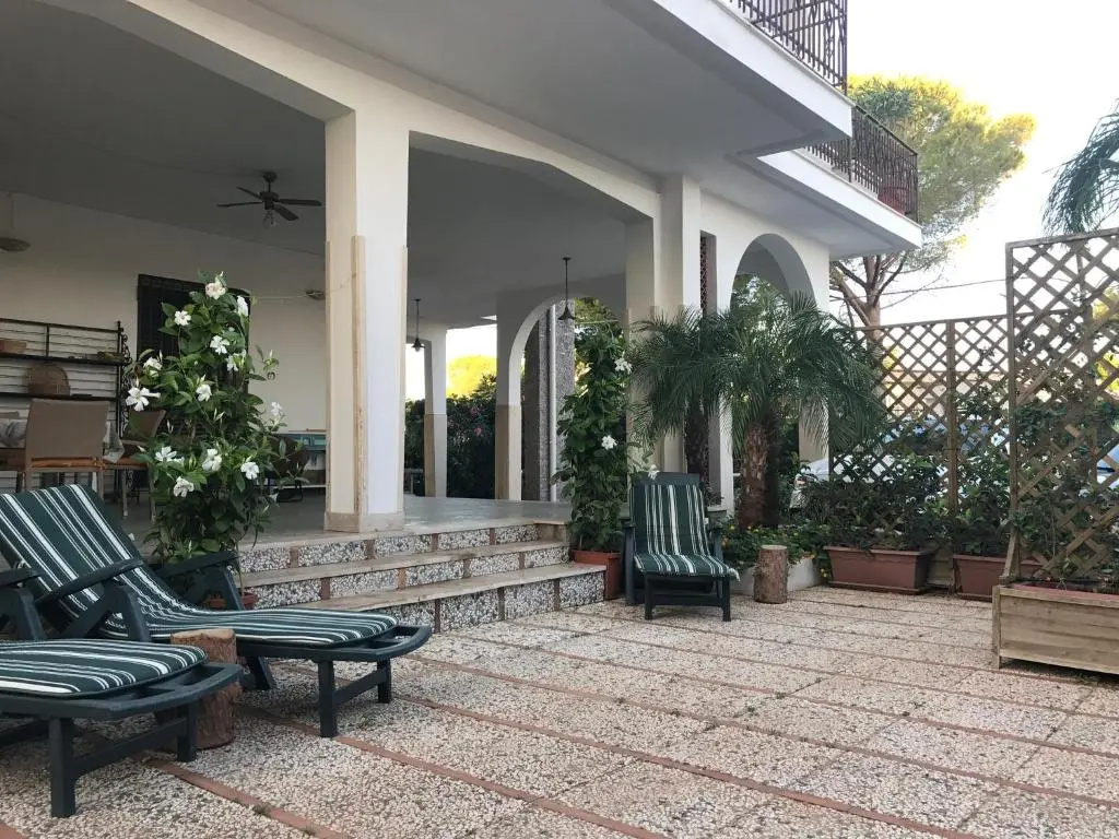 Holiday & House - Imparato Carini Costa Verde - Appartamento con giardino privato - porzione di Villa residenziale a pochi passi dal mare