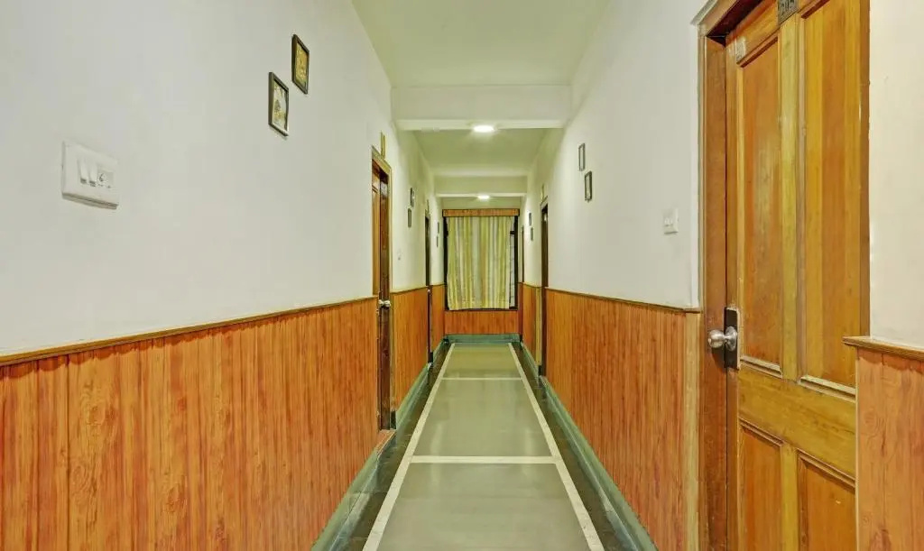 Fabhotel Meylong Hills