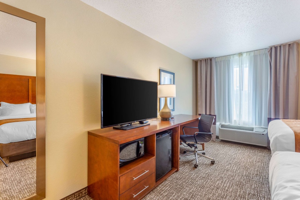 Comfort Inn DeKalb - University Area