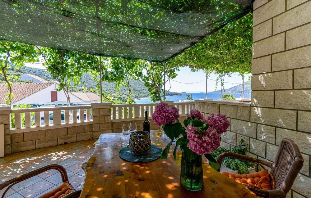 Awesome Apartment in Zrnovo With Outdoor Swimming Pool, Wifi and 3 Bedrooms