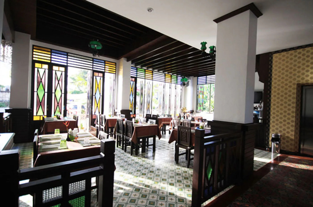 Dee Andaman Hotel