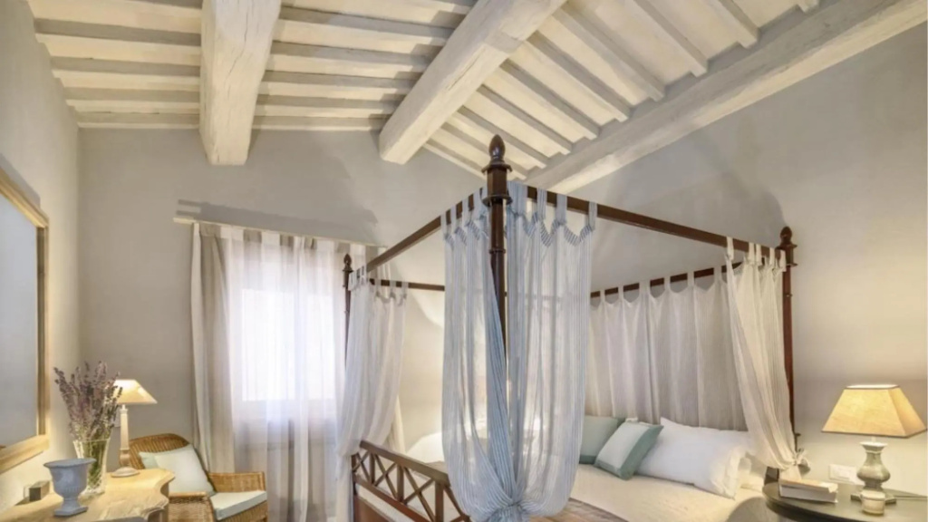 Luxury Villa for 6 Inside a Wonderful Estate-villa Santa