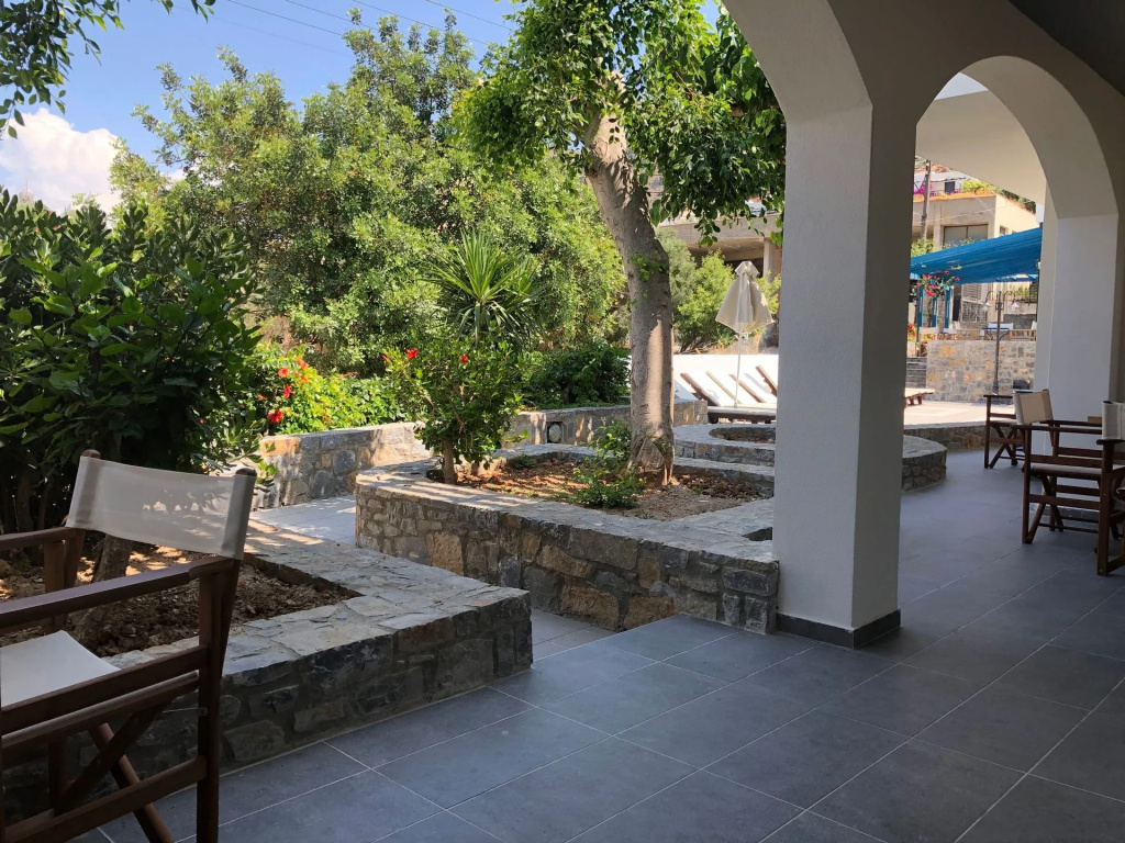 Mika Villas & Suites