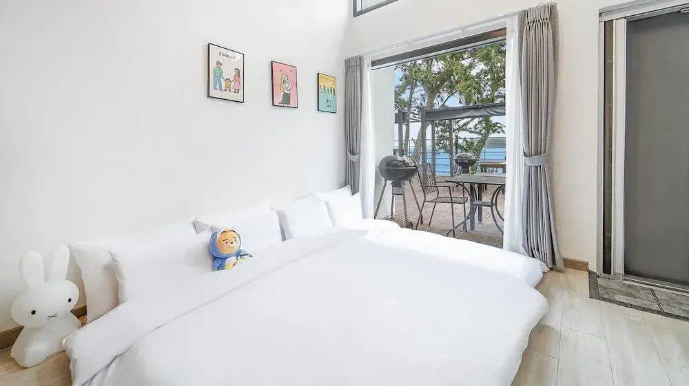 Yeosu Sea&Blue Family Pension