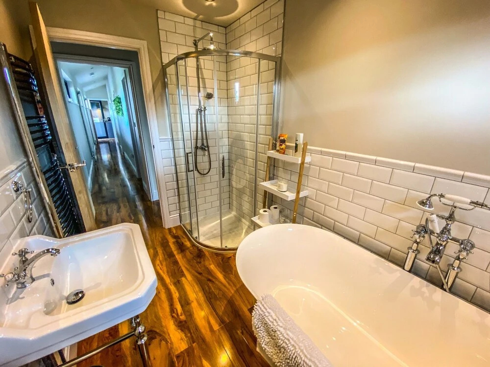 4bed Lodge Sleeps8-pet Friendly-hot Tub-log Burner