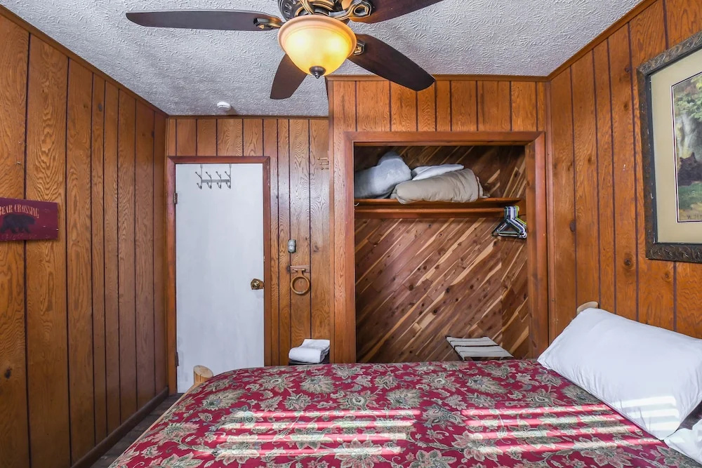 Shamrock Lodge