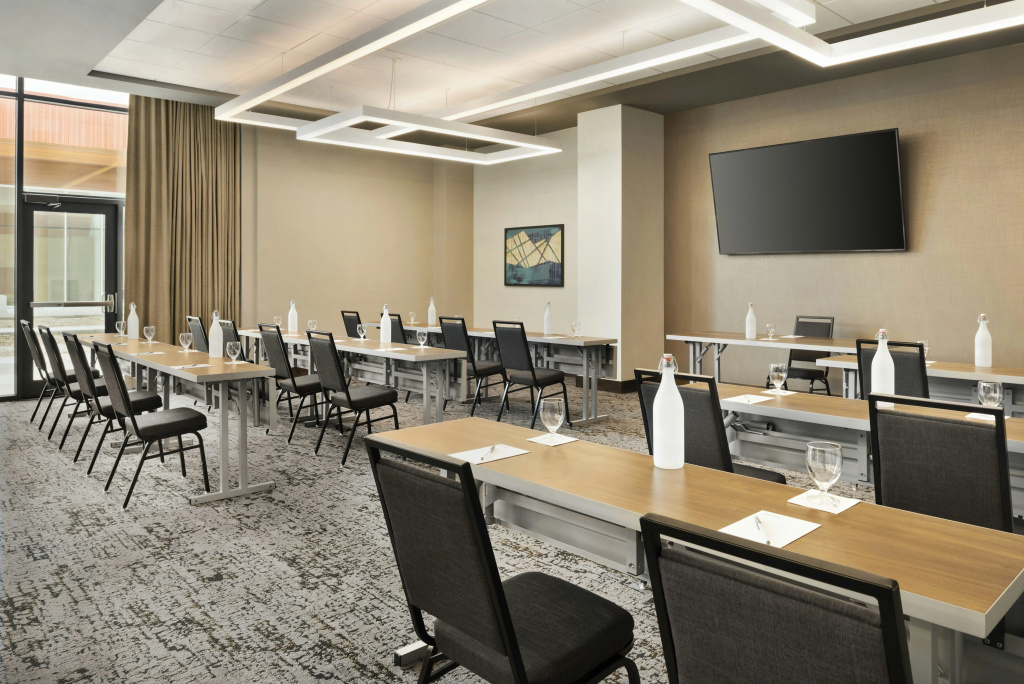 Hilton Garden Inn Milwaukee Brookfield Conference Center, WI