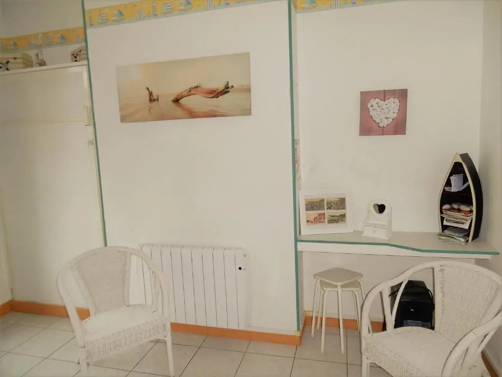 Appartement avec cour à 50m de la plage