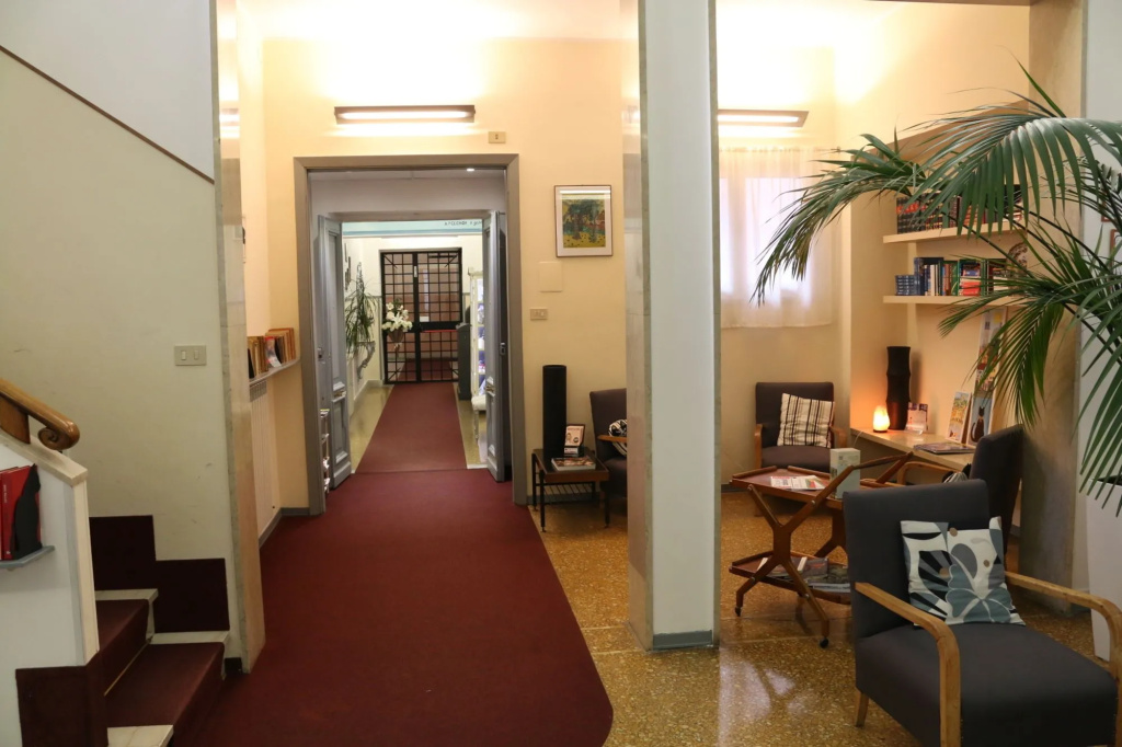 Hotel Cairoli