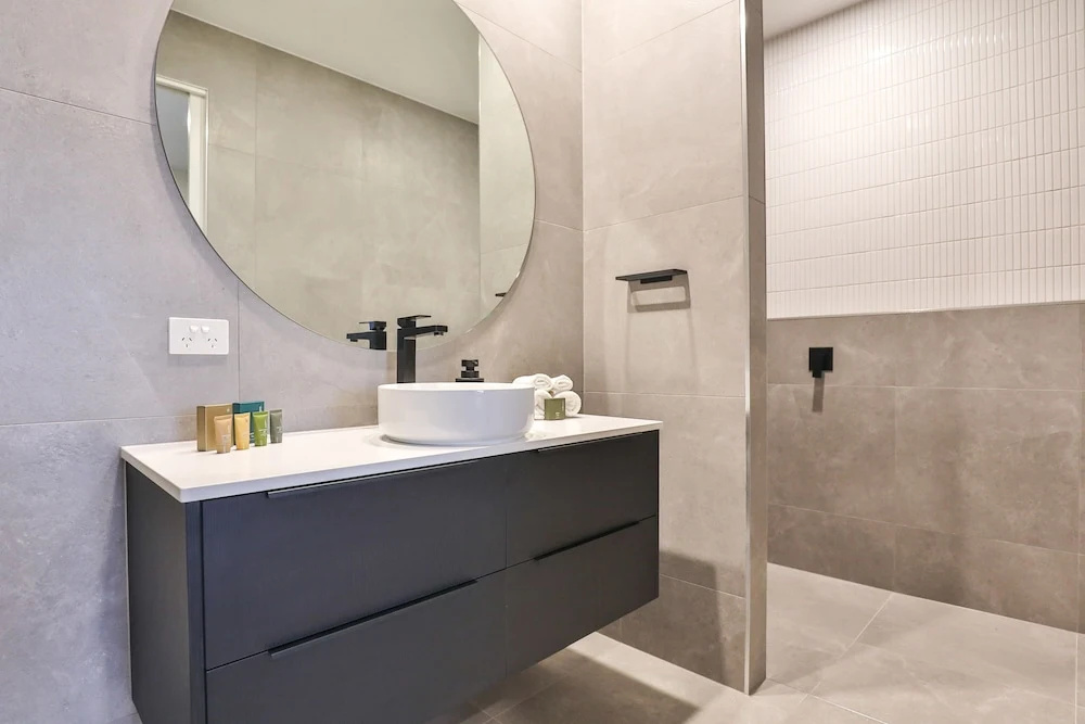 Indulge Apartments - City View Penthouses