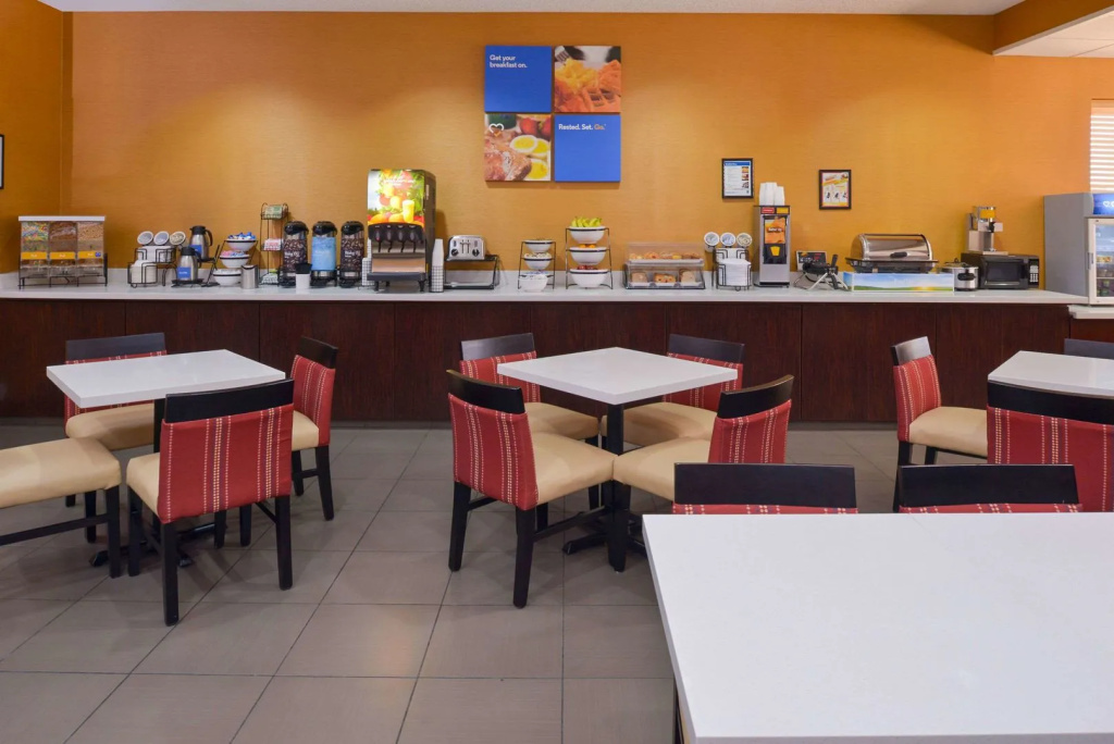 Holiday Inn Express & Suites Joplin Southeast by IHG
