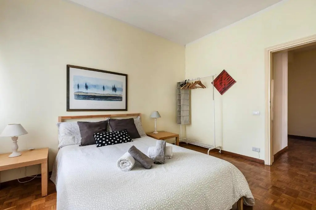Hostly - Light and Wood near the Tower - 100sqm, 6 pax, 2 Bedrooms, Town Center
