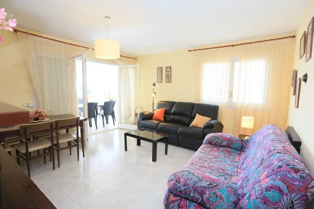 Apartamento Luminoso Para 6 Personas en Cambrils