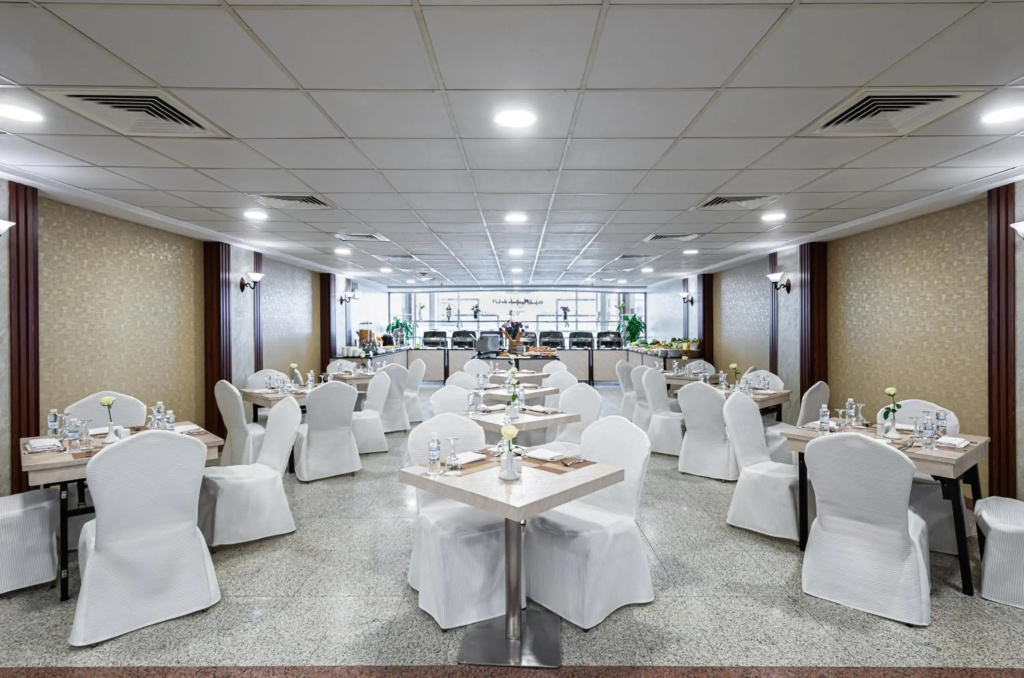 Al Ansar Palace Golden Tulip Hotel