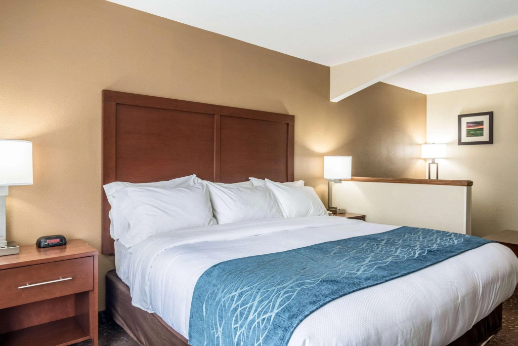 Holiday Inn Express and Suites Hannibal
