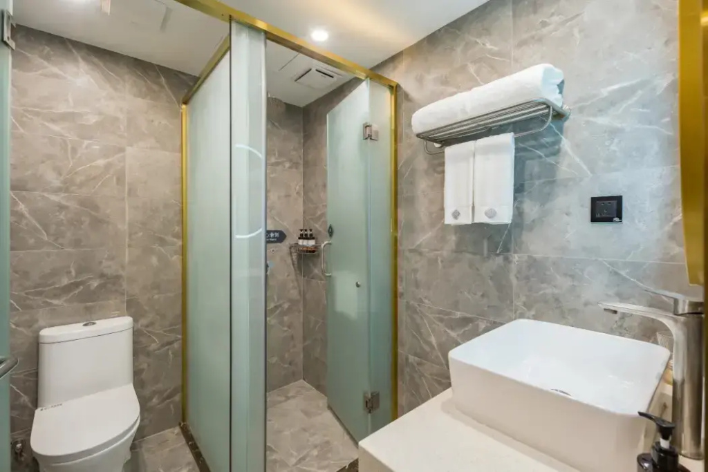 Chonpines Hotel (Beijing Wangfujing Nanluoguxiang Store)