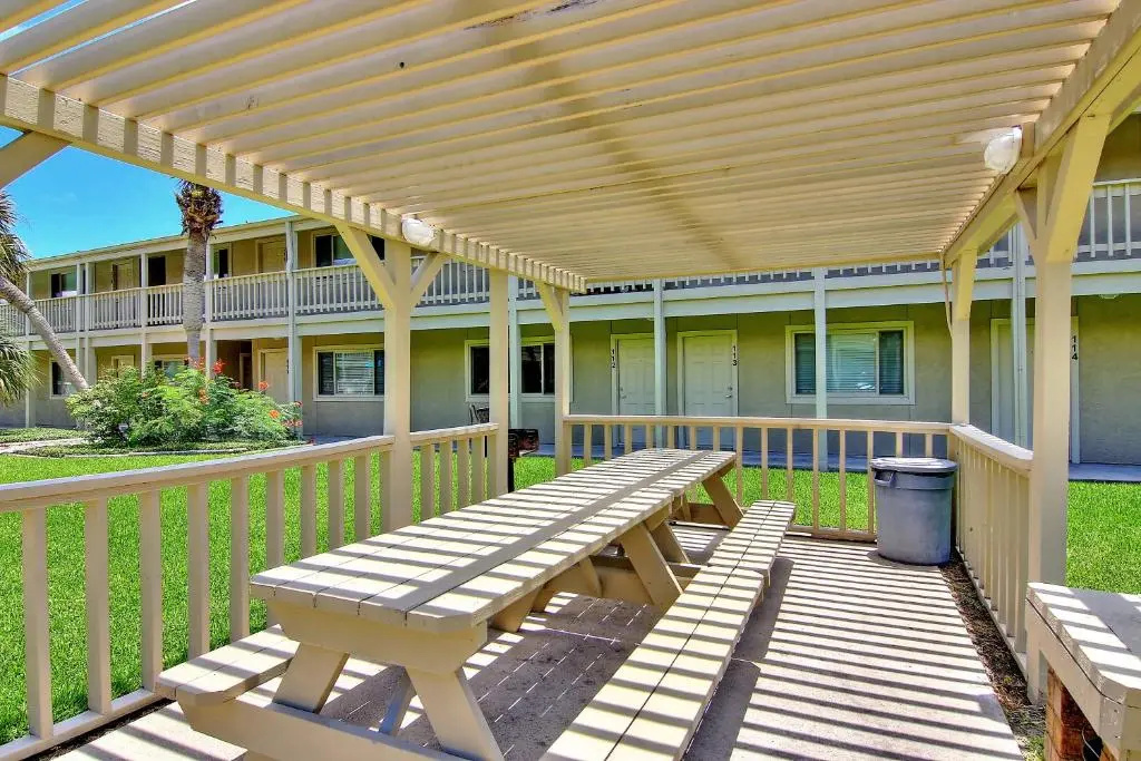 Courtyard #209 Condo