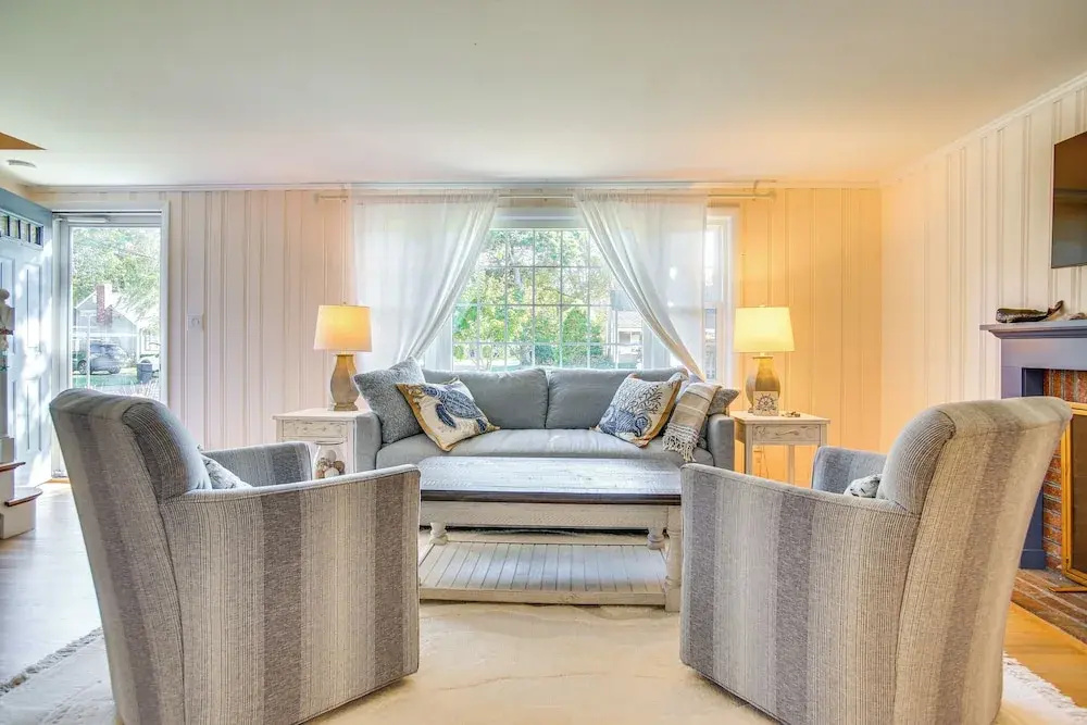 Bike to Private Beach: Cape Cod Escape w/ Sunroom