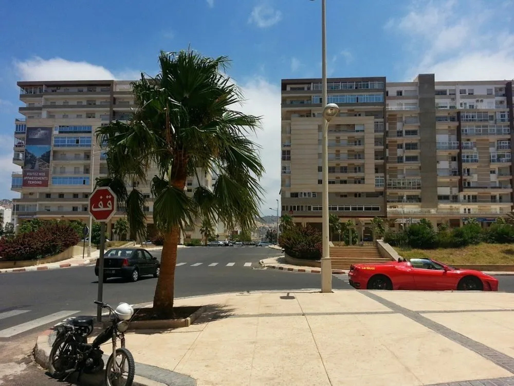Spacious, 2-bedroom Apartment With Swimming Pool Access and Balcony in