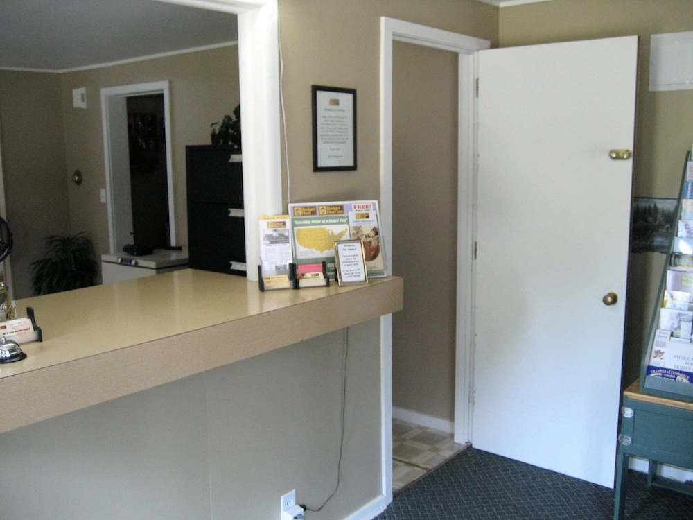 Budget Host Inn