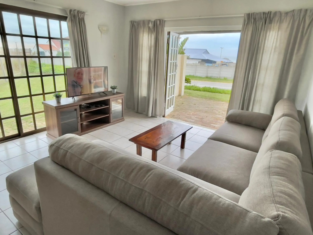 26 Settler Sands Beachfront Accommodation Sea View