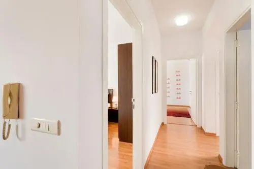 Hostie Aahana - 3BR apt near Medanta/Atremis