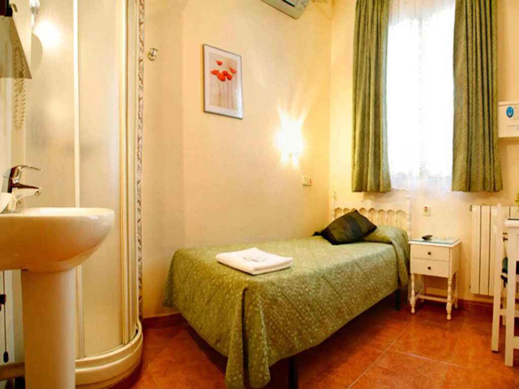 Hostal Los Alpes