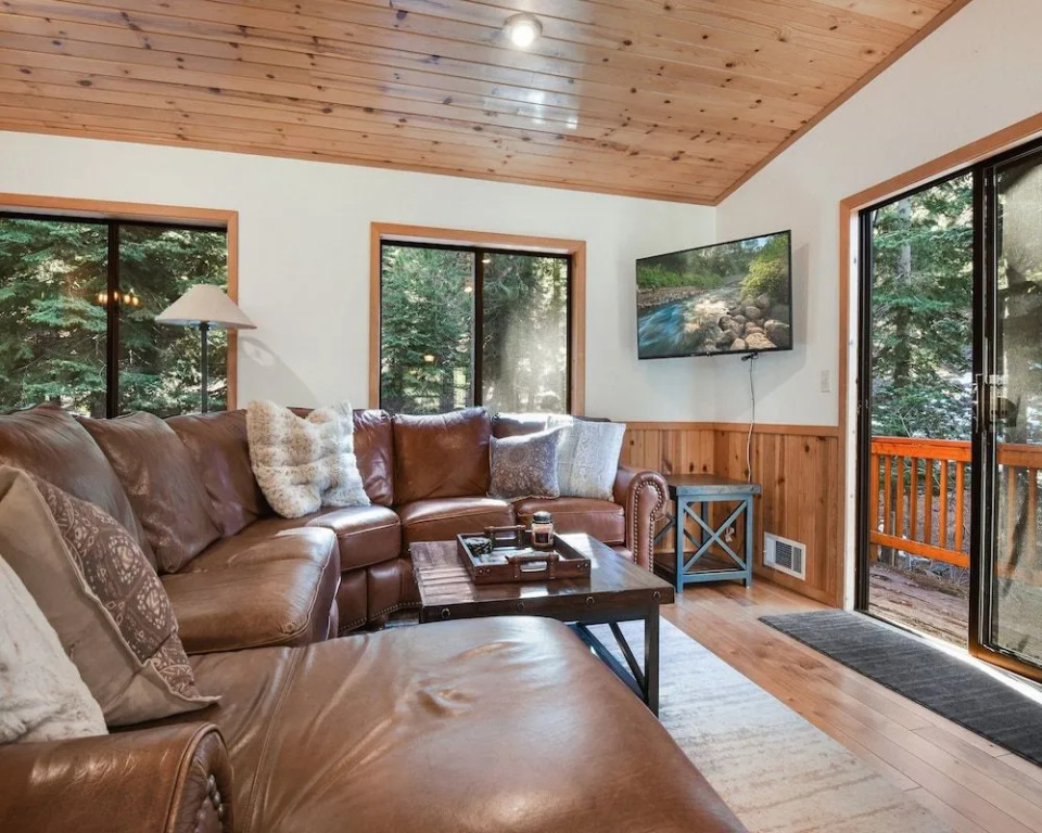 Knotty Pines Retreat