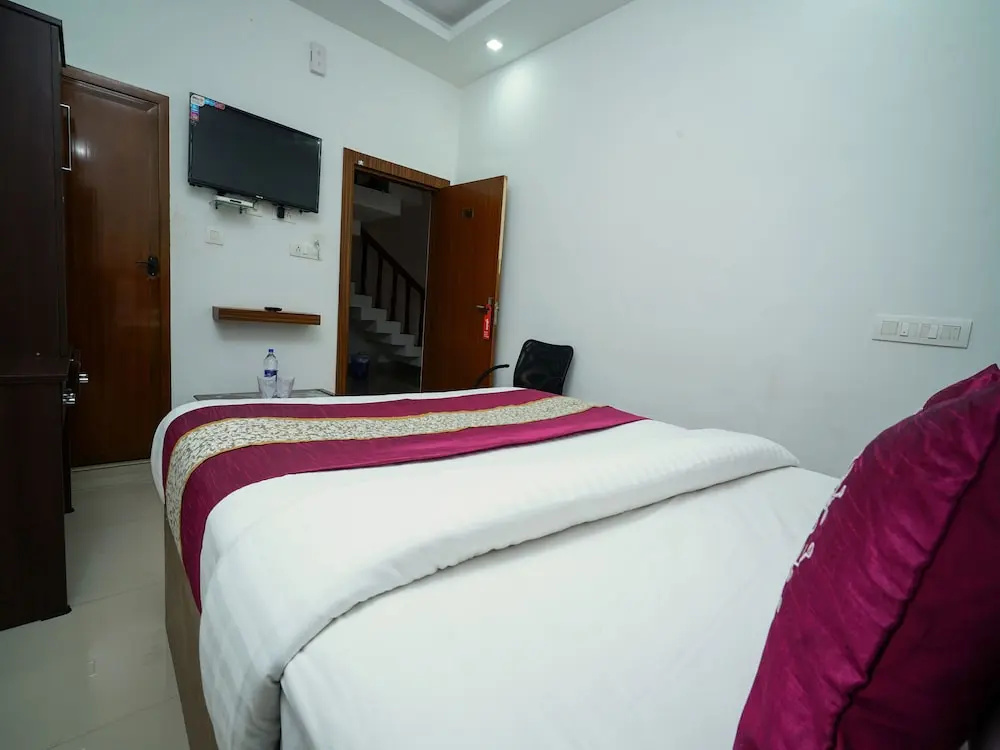 OYO 6526 AP Residency City