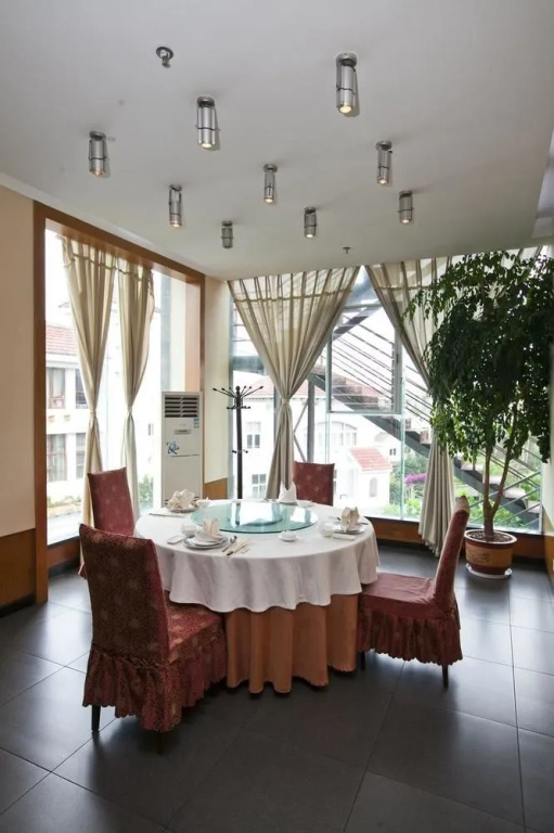 Dianchi Jinya Restaurant