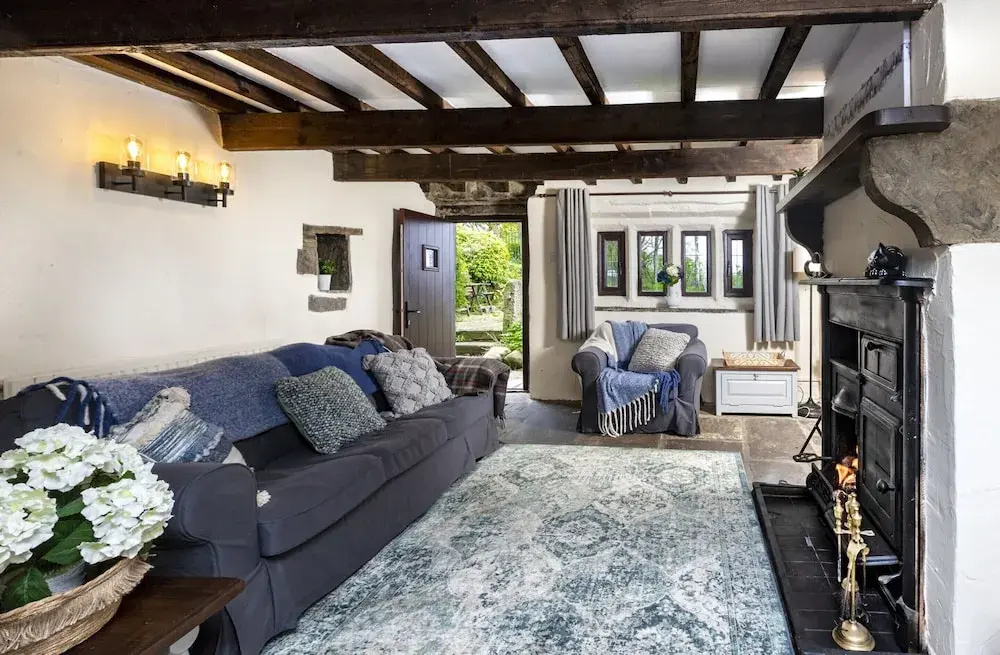 1 Bedroom Cottage in Bury, No Deposit