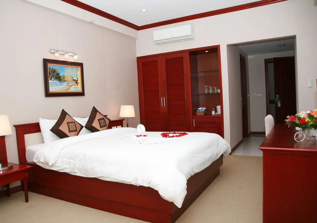 Hòa Nam Hotel