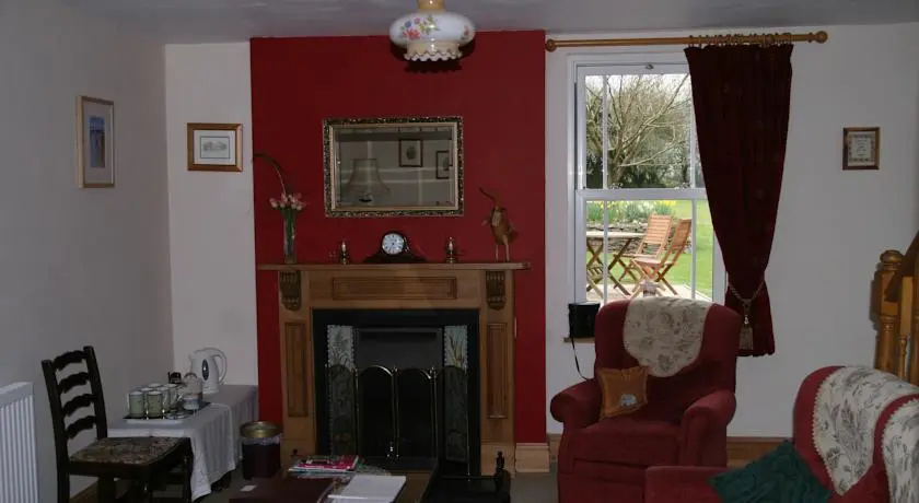 Nightingails Hotel