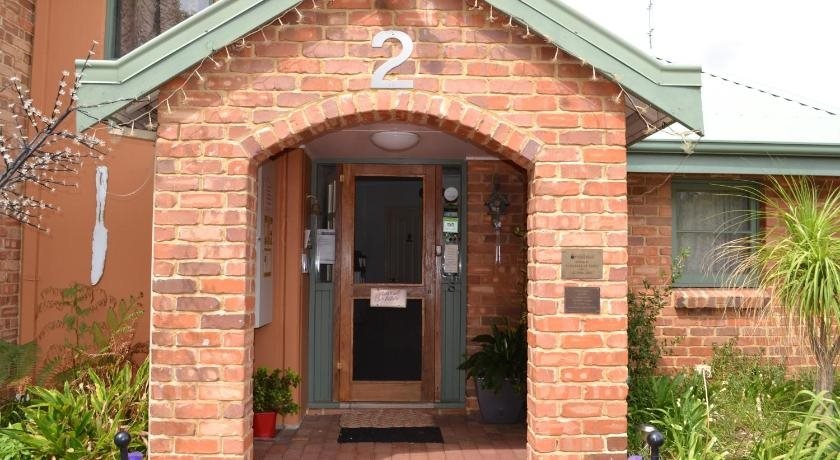 Swann Lodge B&B