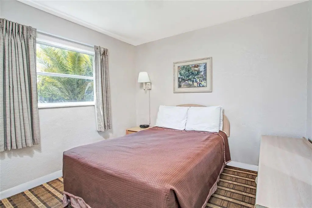 Super 8 by Wyndham Kissimmee