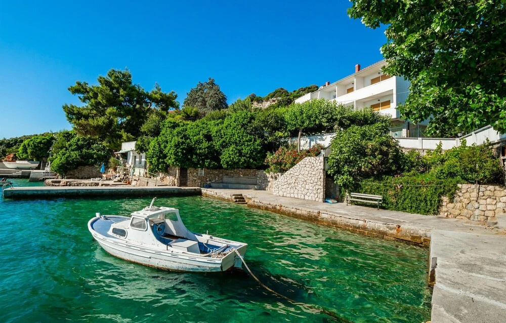 Amazing Apartment in Rab With Wifi and 1 Bedrooms