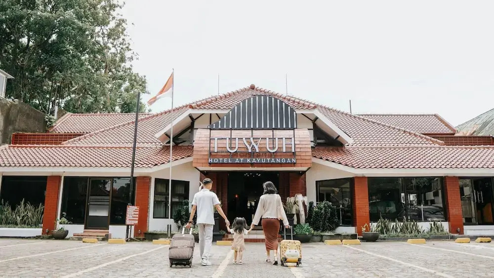Tuwuh Hotel at Kayutangan