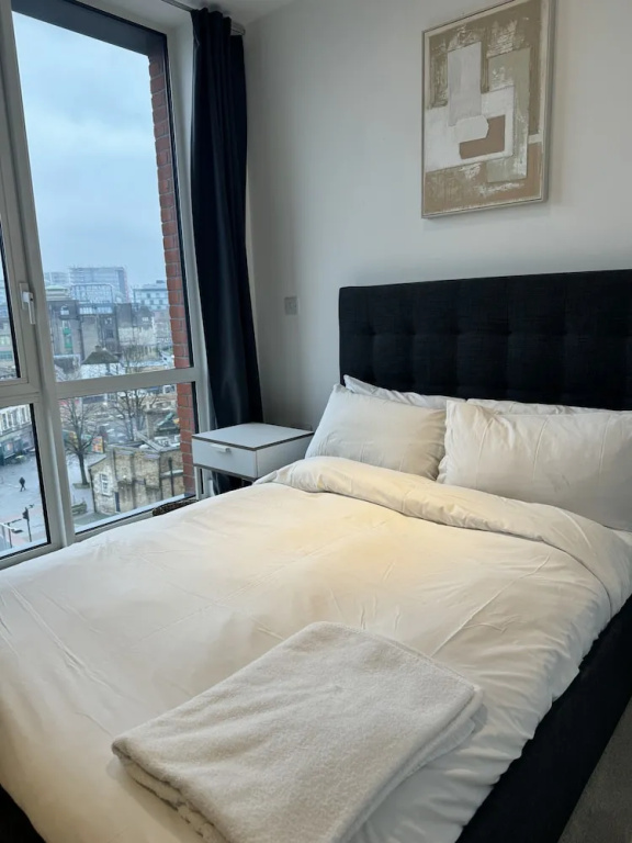 Phoenix 2 Bedroom Apartment in london