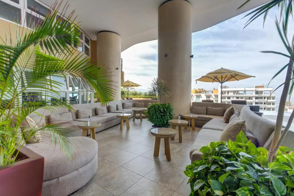 Signature Pinnacle 205 - Luxury Condo With Ocean Views