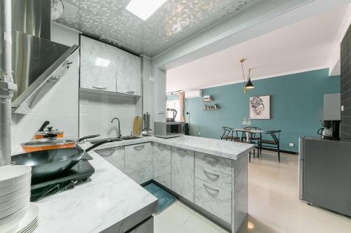 Xi'an Weiyang·Xijing Hospital· Locals Apartment 00159610