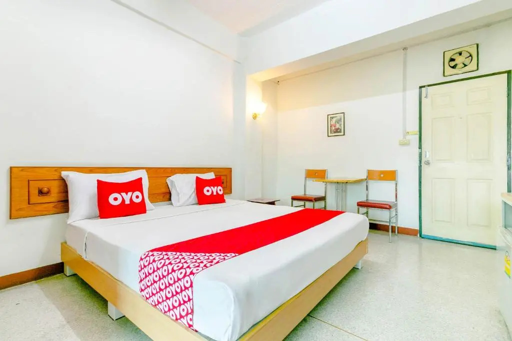 OYO 1161 Sathorn Mansion