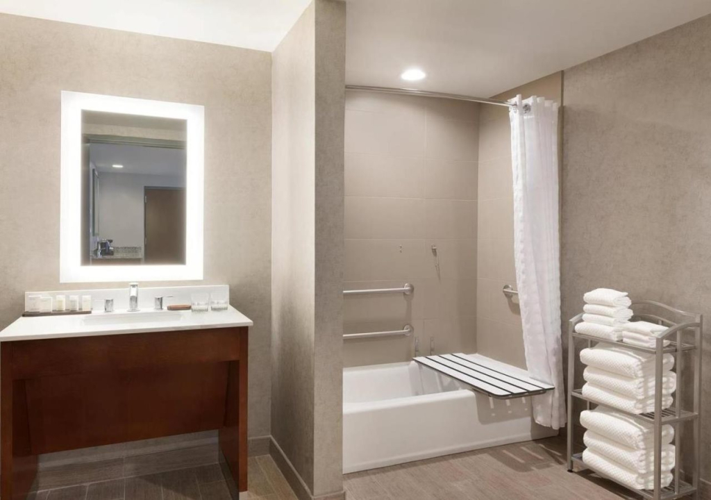 Embassy Suites by Hilton Chicago Naperville