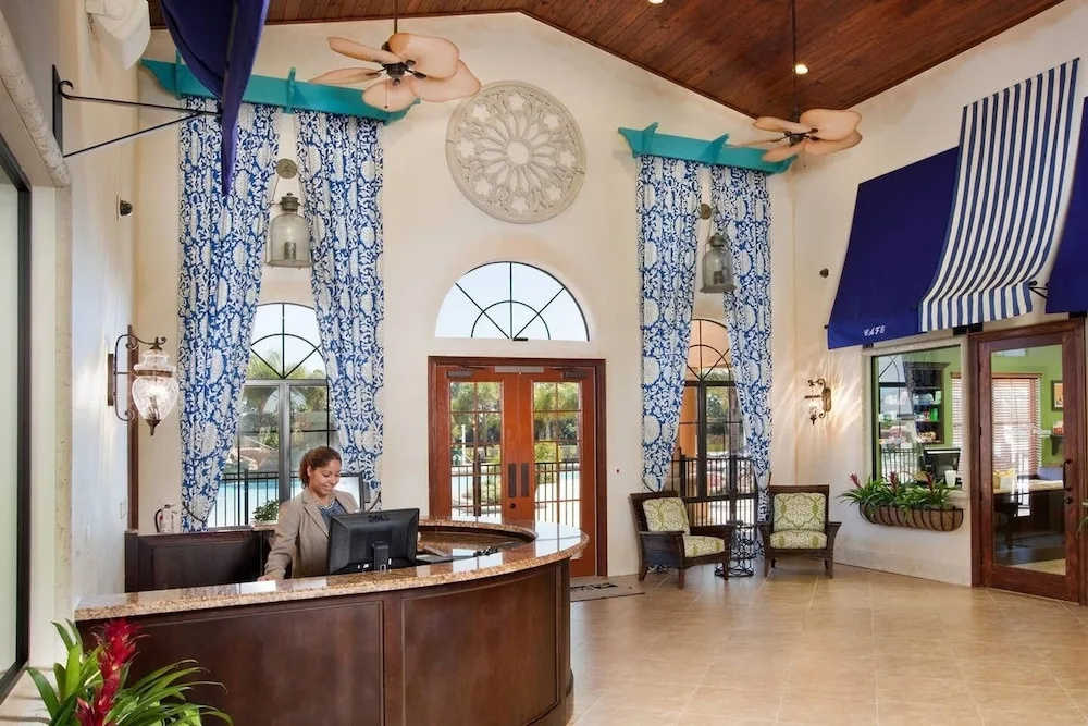 Posh and Spacious Lake View Home, Only Minutes From Disney 4bd/3ba #3pp857