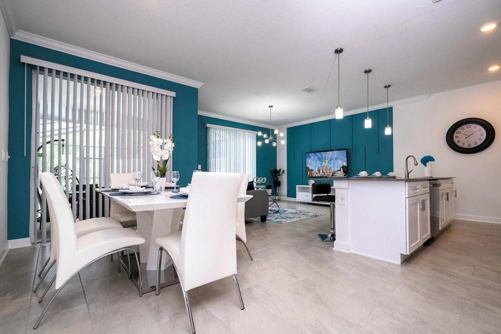 Stunning 4 Bd Close to Disney @ Storey Lake 2569