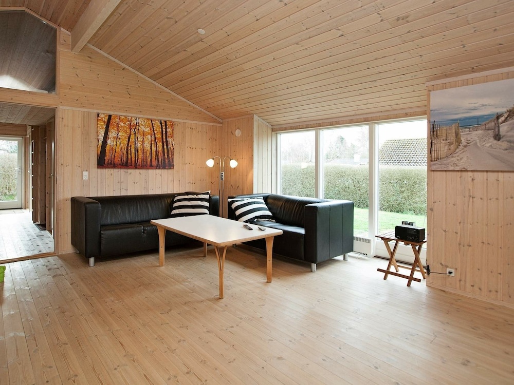 Rustic Holiday Home in Hovedstaden Near the Sea