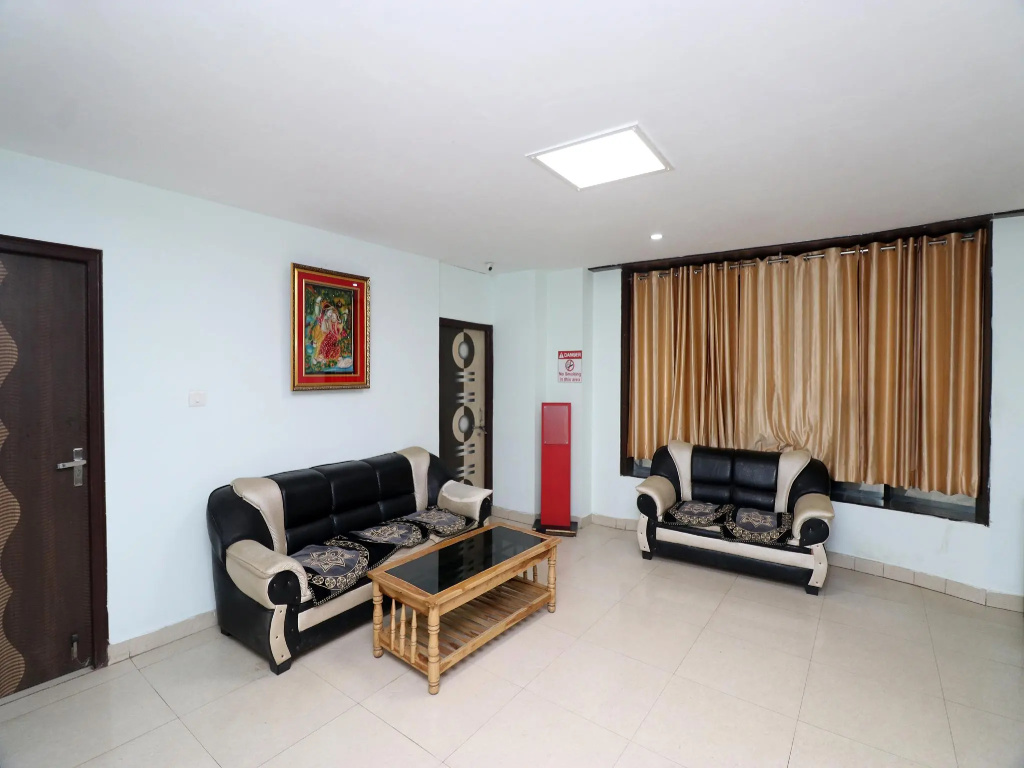 OYO Flagship 18847 Hotel Space Paradise Inn