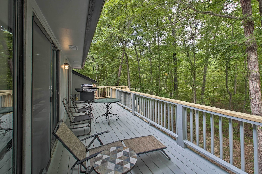 Furnished Deck & Grill: Hot Springs House