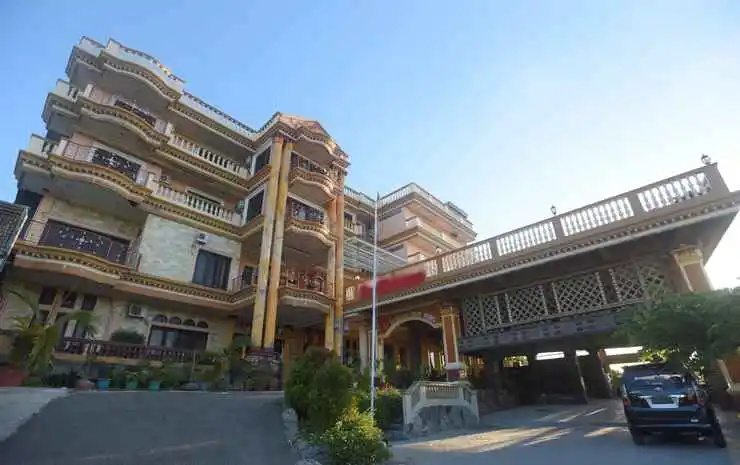 Chrysant Hotel & Resort