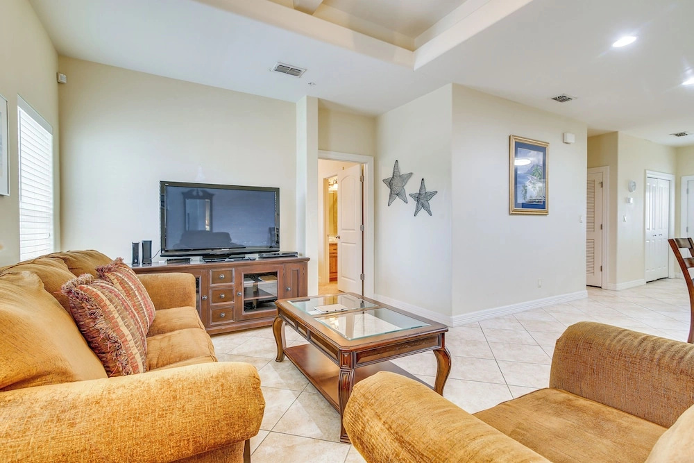 South Padre Island Condo Near Beach w/ Balcony!
