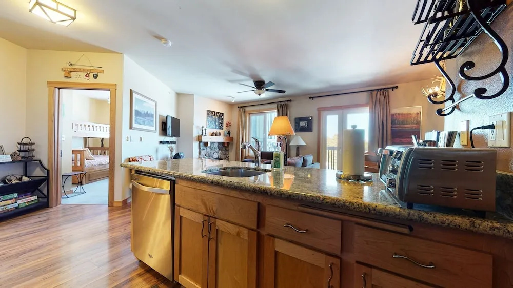 Juniper Springs Lodge 539 Deluxe Condo Great Complex Amenities near Ski-In Ski-Out by RedAwning